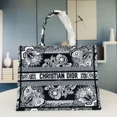 Dior Shopping Bags